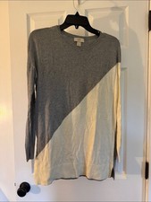Ann Taylor LOFT Gray Cream Diagonal Colorblock Crewneck Sweater Petite Medium
