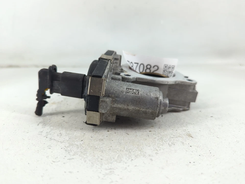 Carrocería del acelerador Cadillac Ct4 AXY4M Foto 3 de 4