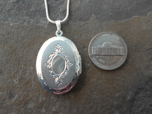 RED ROSE ON BLACK CAMEO SILVER PLATED LOCKET NECKLACE - QUALITY - HANDMADE - Bild 5 von 6