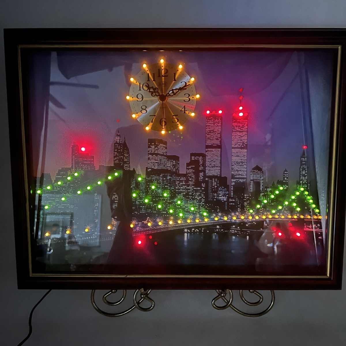 VINTAGE LIGHT UP CLOCK NEW YORK TWIN TOWERS PICTURE W/MIRROR