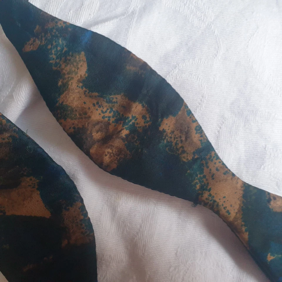 Vintage 80s 90s Self Tie Bow Tie Silk Teal Blue Gold Mustard Abstract - Image 4 of 4