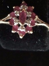 10K SOLID YELLOW GOLD  GENUINE DIAMOND CLUSTER RING