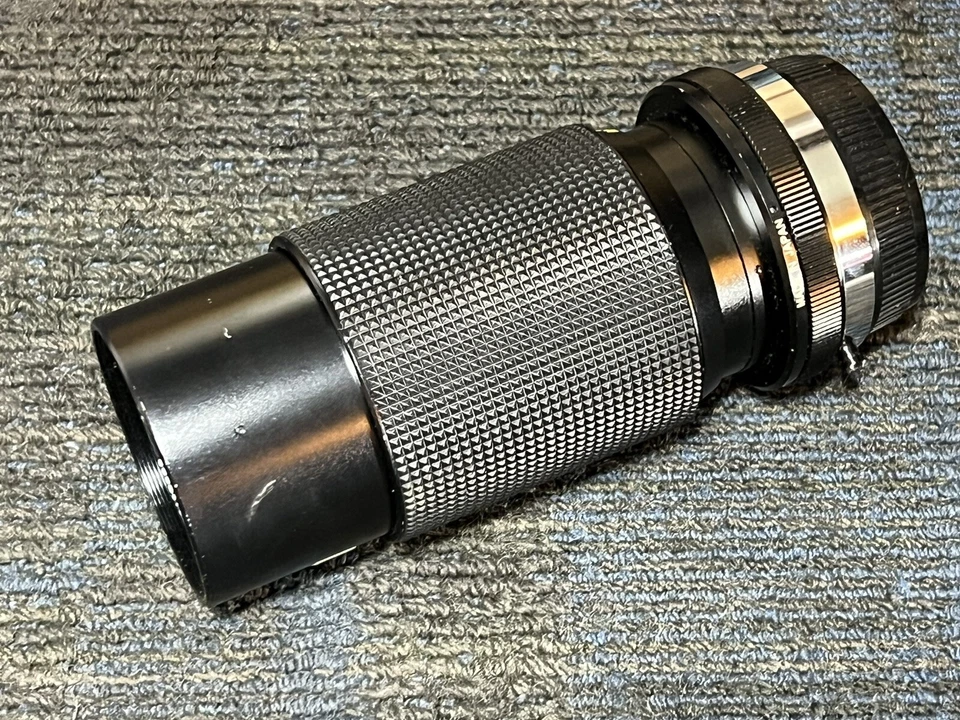 Vivitar 70-210mm F/4.5 MC Macro Manual Focus Lens For Olympus OM Mount - Image 4 of 4