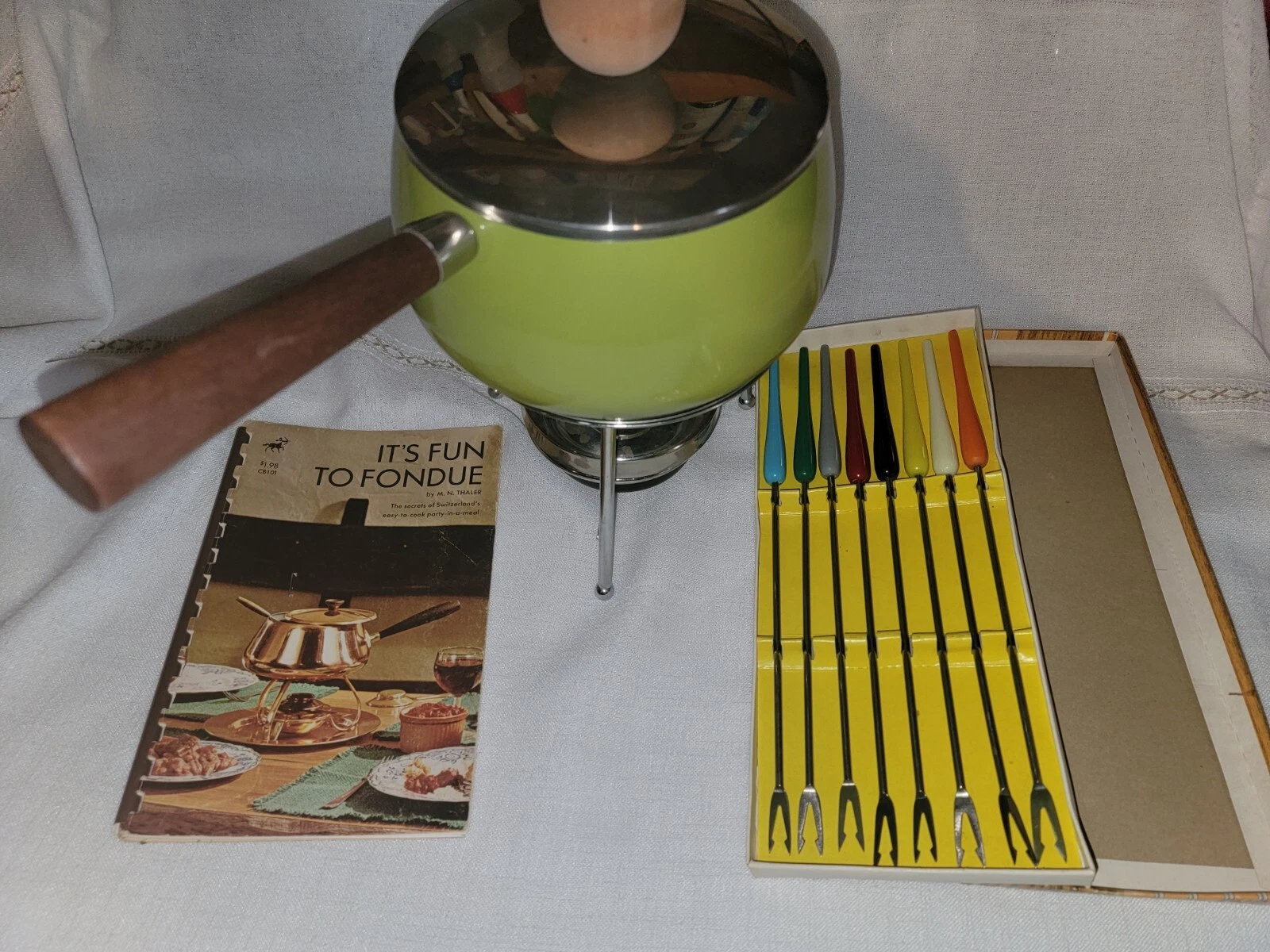 Vintage Avocado Green Fondue Set W/ Book and 8 Sticks
Opens in a new window or tab