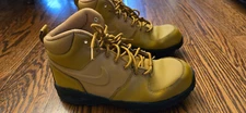 Nike Manoa Leather Youth Sz 7Y Wheat/Black Boots BQ5372-700