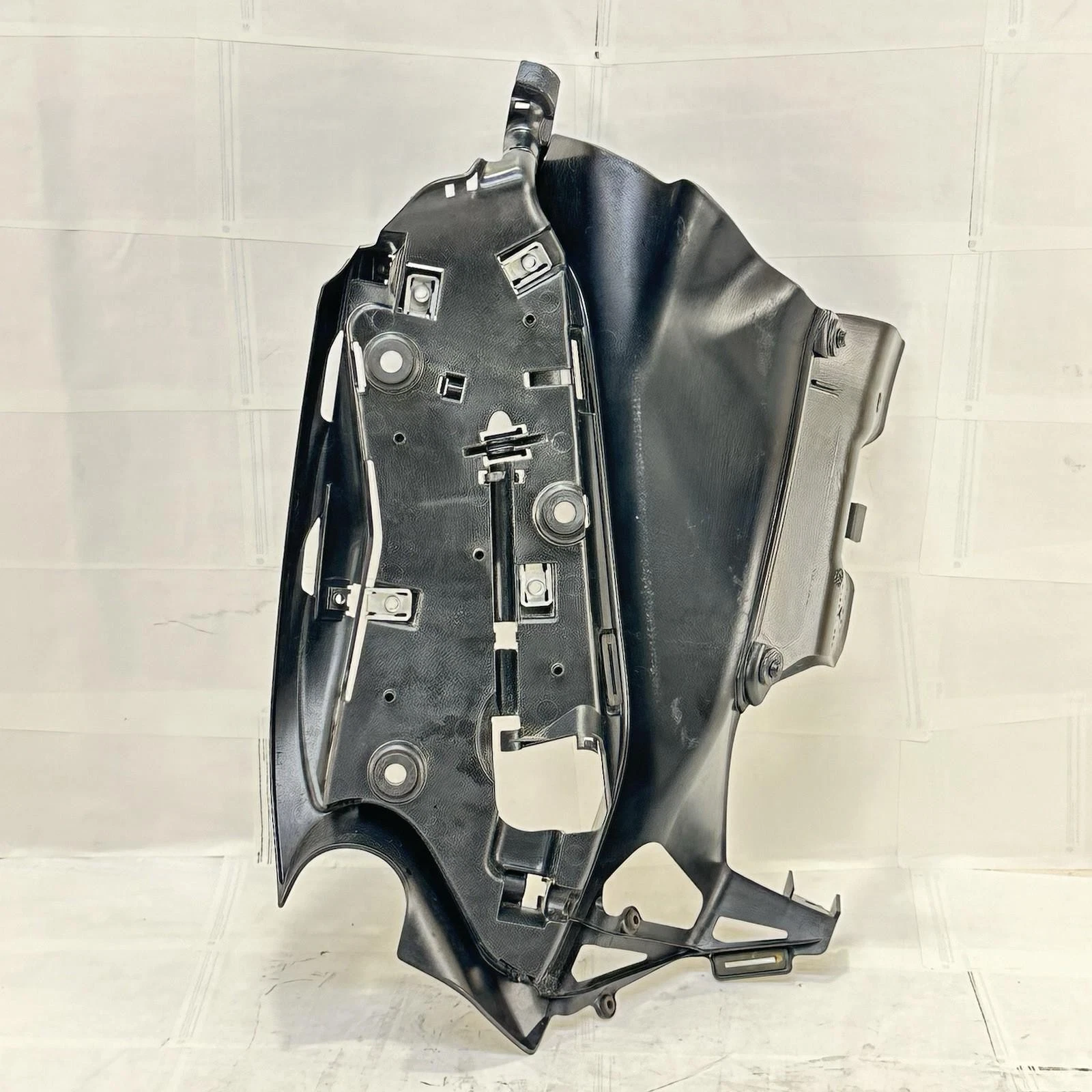 2016 - 2019 DUCATI 959 PANIGALE LEFT SIDE FAIRING BATTERY INNER COWL PANEL TRIM