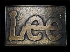 TF01130 VINTAGE 1970s  LEE  CLOTHING COMPANY BRASSTONE BELT BUCKLE