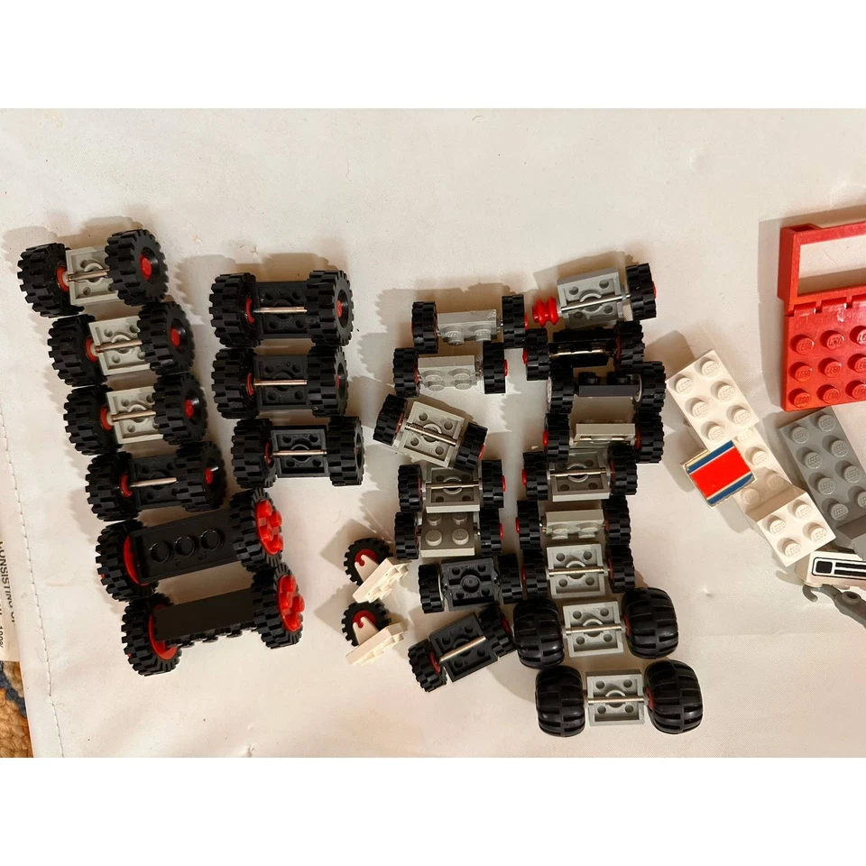 LEGOLAND Vintage Manuals Pieces Bricks Space Lot Lego 1970s - 1980s - Image 3 of 4