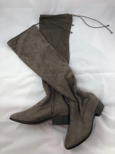 Soda De Marca De Mujer De Moda De Gamuza Talla 7 taco de bloque bajo la  rodilla Botas altas Usado en excelente condición Gris | eBay
