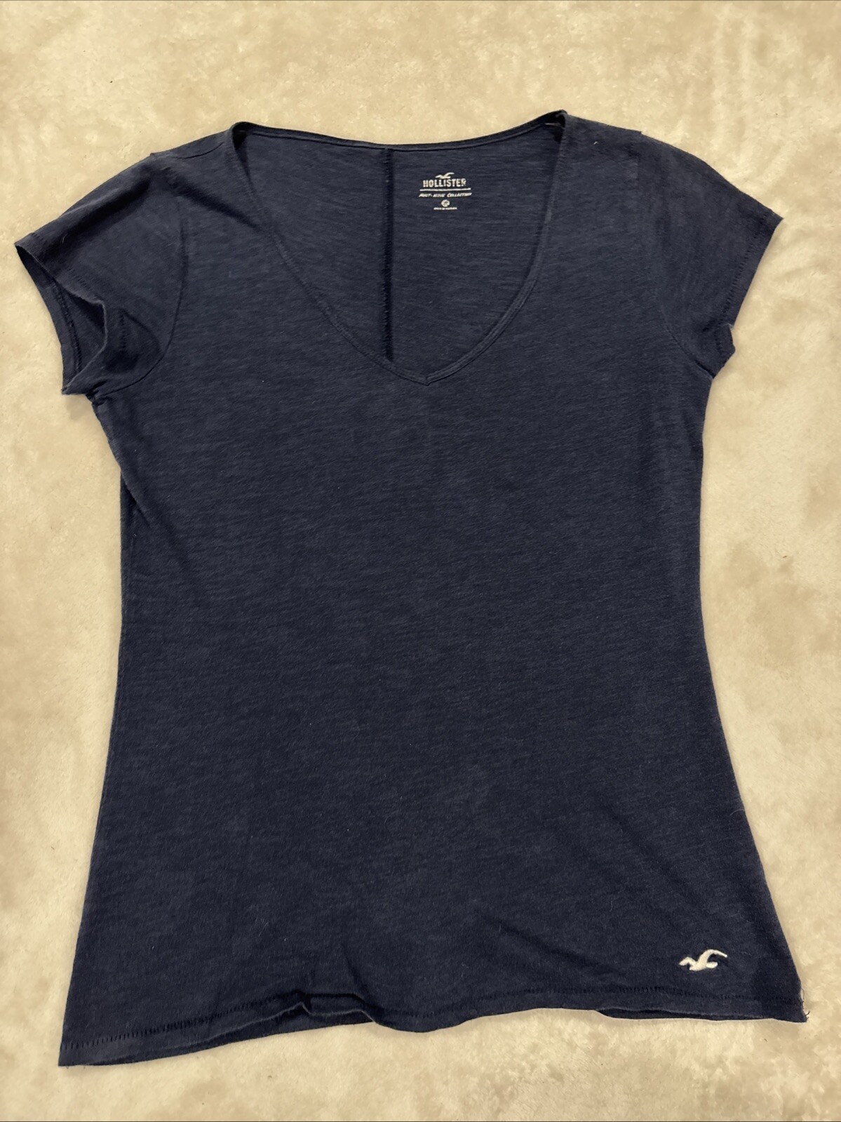 Hollister Must Have Collection T Shirt Size Medium Navy Blue V Neck Short Sleeve