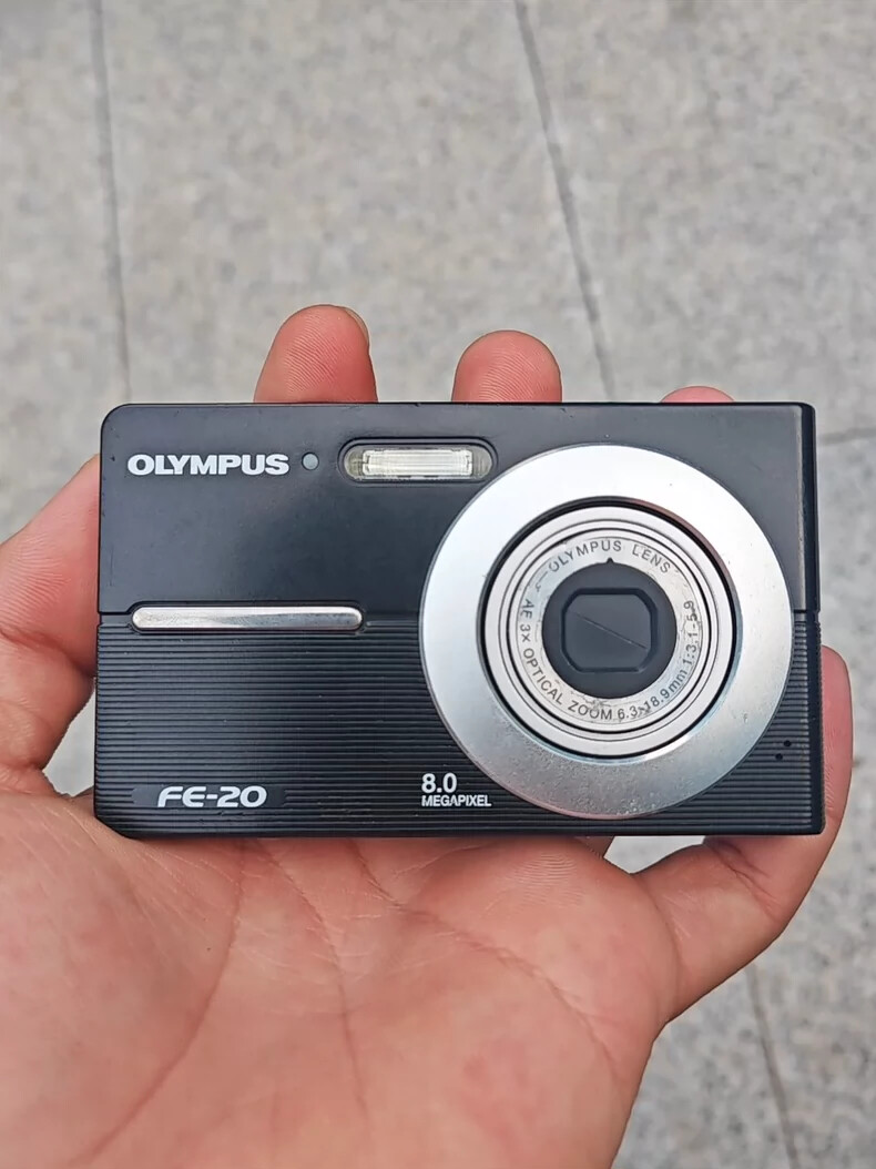 【完動品】OLYMPUS FE-20 コンパクトデジタルカメラ 動作確認済み Amazon.com : Olympus FE-20 - Digital camera - compact - 8.0