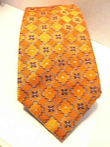 Tasso Ella Men's Silk Tie 57" X 3.25 " geometric design box 129 - Picture 9 of 9