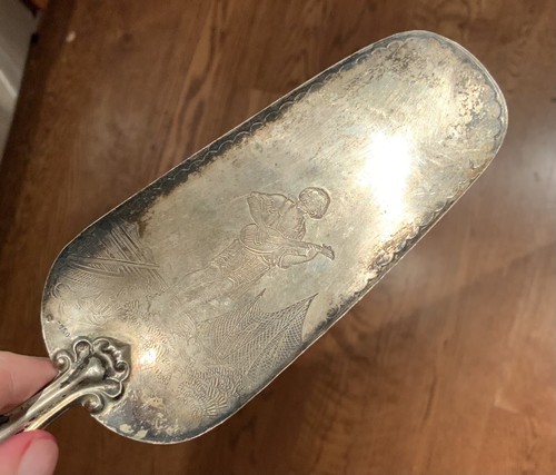 Antique Sterling Silver Crumb Scoop Medieval Minstrel Design - Picture 4 of 13