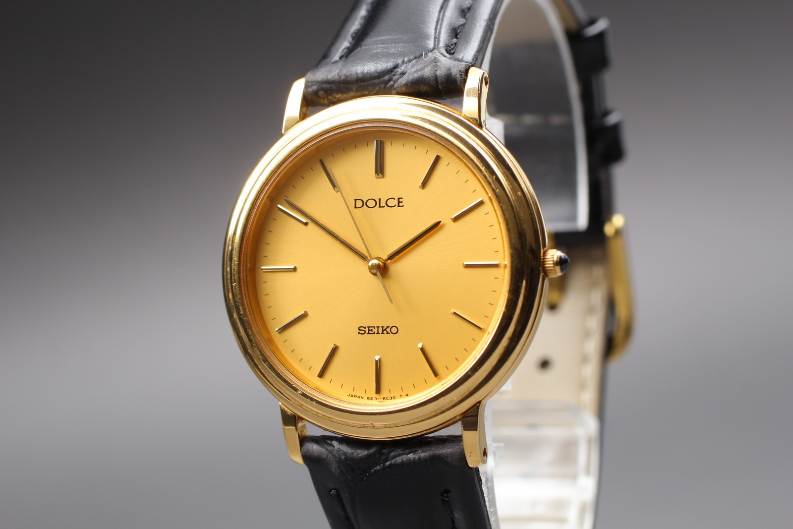 Dolce Quartz [Near Watch JAPAN Dial MINT] Gold Men SEIKO 5E31-6C20 Vintage 1991 - vintagewatches.pk