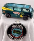 Hot Wheels Redline Car 1969 VW Beach Bomb Forest Green Orginal  Boards Button 02