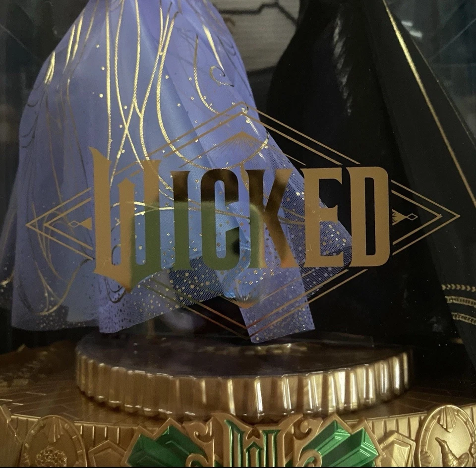 Mattel Creations Wicked: For Good Forever Changed Musical Keepsake *EN MANO* Foto 2 de 3