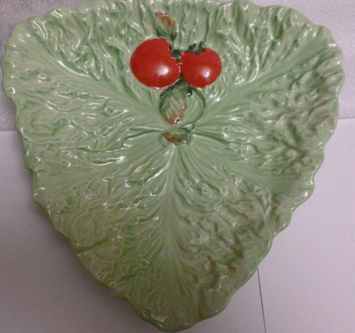Vintage Carlton Ware lettuce leaf dish/plate with tomato design 20936