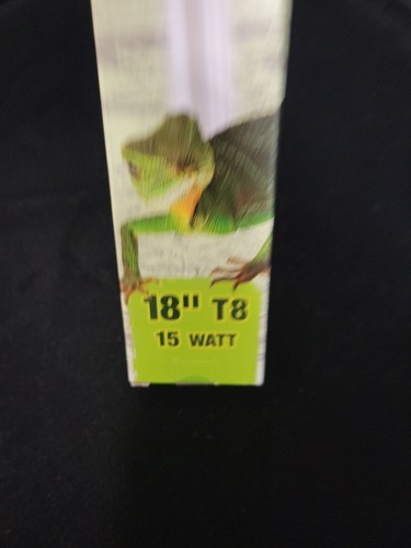 Zilla Tropical Series 25 T8 UVB/UVA Reptile Light 18” NIB Florescent Bulb 15watt - Picture 3 of 7