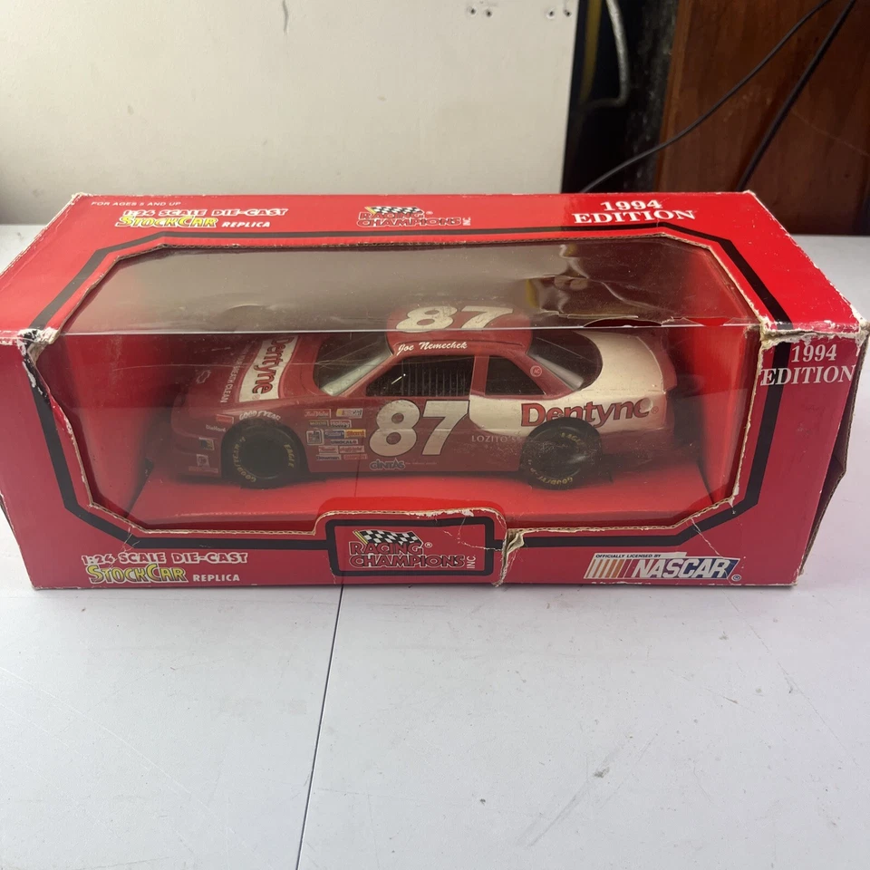 Chevy Bank vintage 1992 Racing Champions NASCAR Joe Nemechek Dentyne #87 1:24 Foto 4 de 4