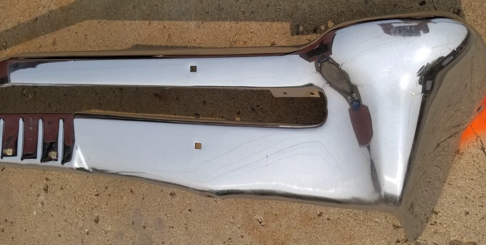 Parachoques delantero parte Pontiac Grand Prix 1963 y Bonneville Foto 3 de 4