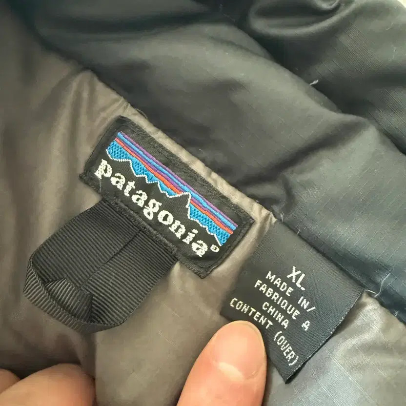 Patagonia Packable Black XL Puffer Jacket, Heavy Used thumbnail 3