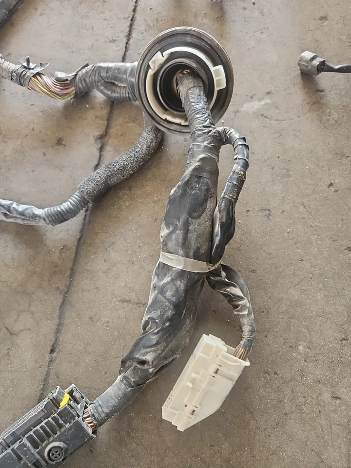 2006 Infiniti G35 седан трек 5AT RWD двигателя жгут проводов в сборе 24011-AM801 - Изображение 3 из 4