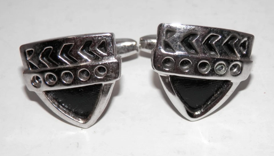 Juego de gemelos y clips de corbata Foster • Escudos y espada plata esmalte negro vintage Foto 4 de 4