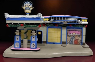 Hawthorne Village Elvis Presley  Patch It Up  Service Station  Holiday Village (