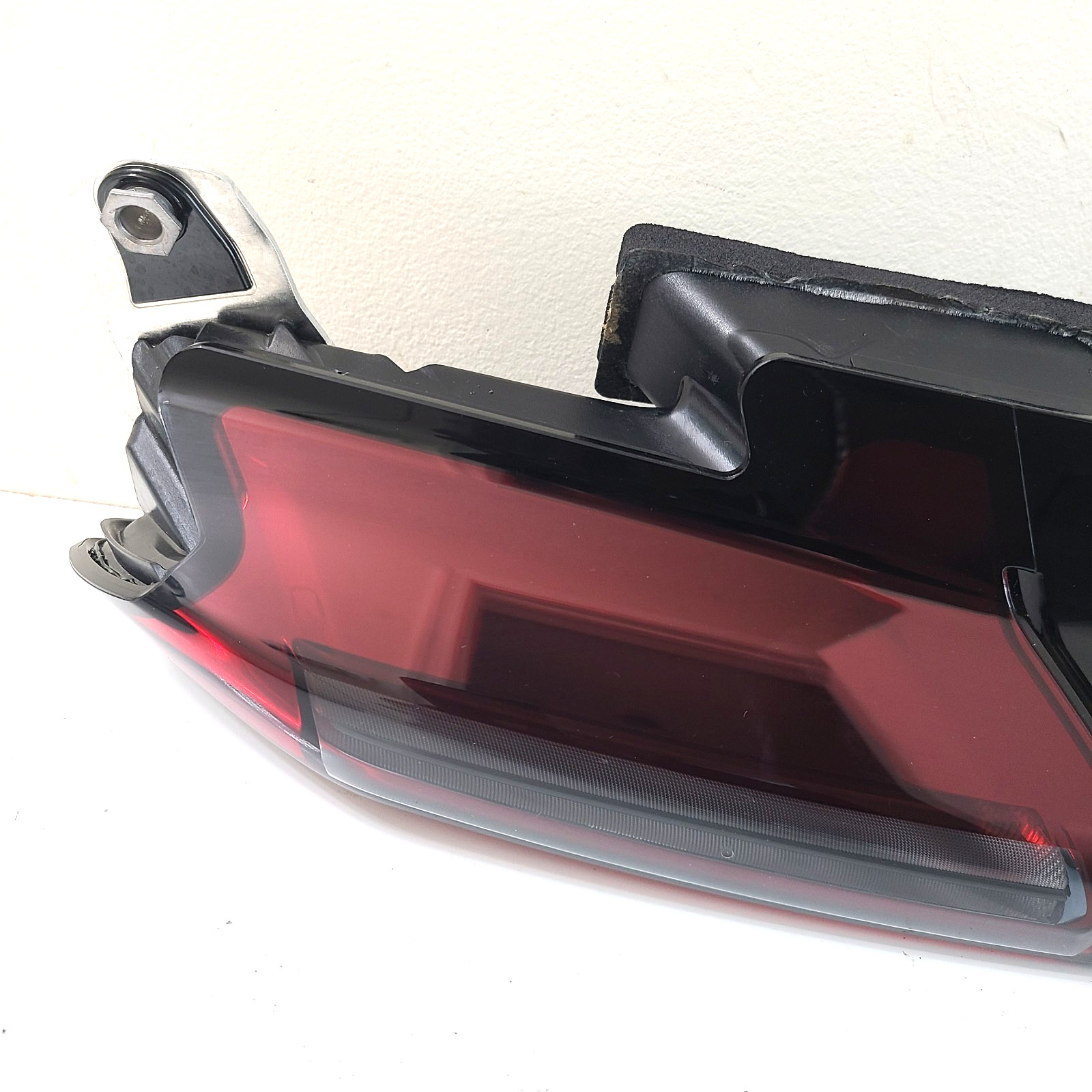 2021-2023 Ferrari Roma F169 Rear Right Hand Side Taillight Lamp Light 000919258
