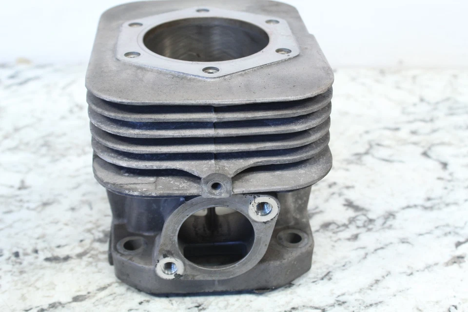 Polaris Indy 550 Voyager 2015 cilindro cilindro jarra 3089934, 3090388 Foto 2 de 4