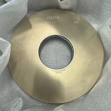Delta RP104008CZ Trinsic 6-1/2" Escutcheon Plate and Gasket, Champagne Bronze