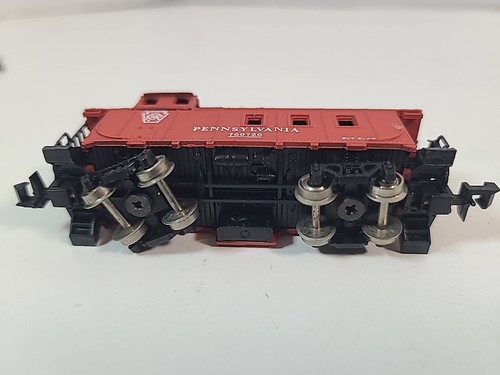 Bachmann #760720 N Scale Red Pennsylvania Caboose - Picture 5 of 5