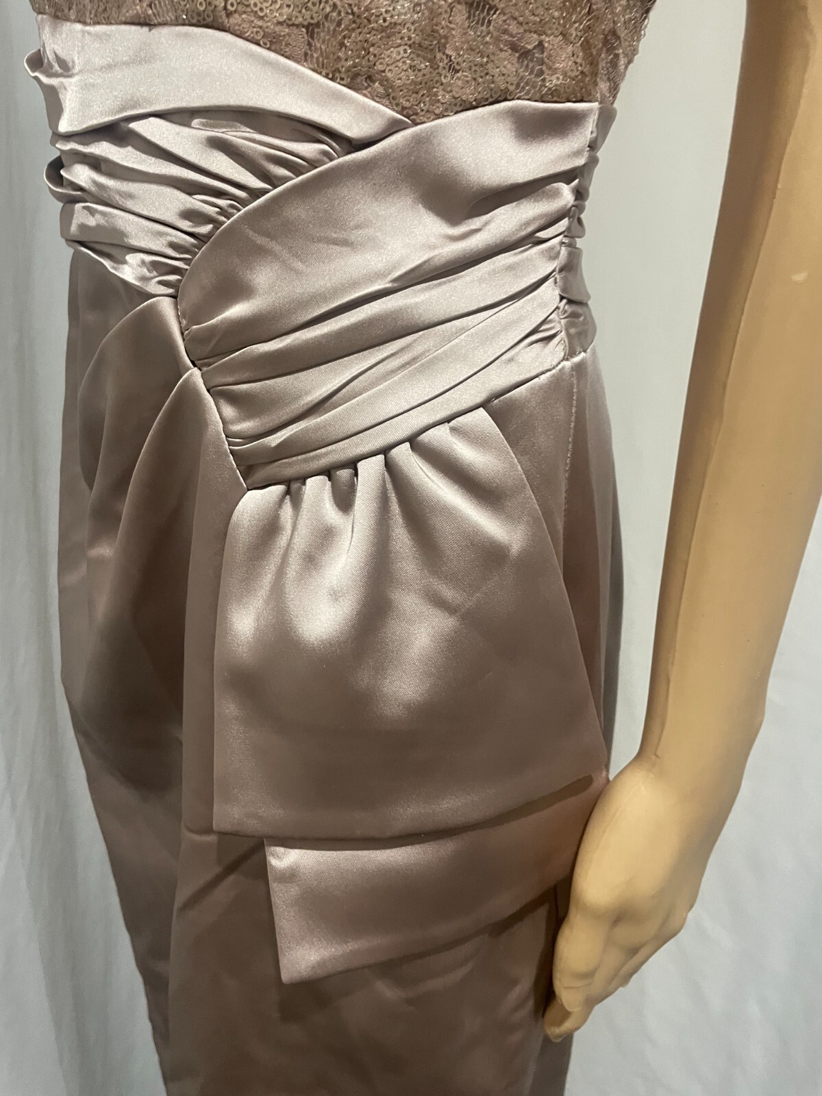 ANTHEA CRAWFORD SIZE 12 STUNNING CHAMPAGNE SEQUINNED BODICE EVENING