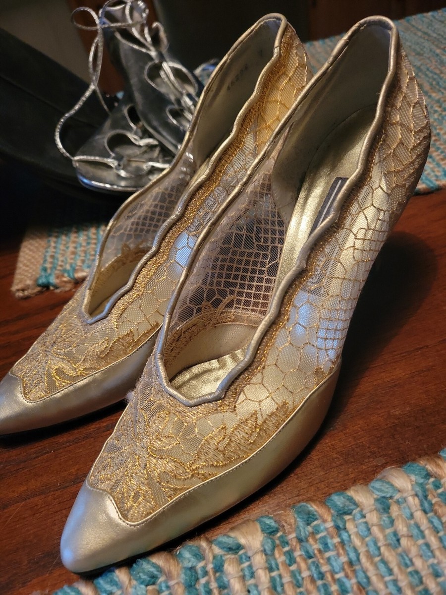 Vintage Stuart Weitzman Gold Mesh Metallic High Heels Vintage Stuart Weitzman Gold Mesh Metallic High Heels