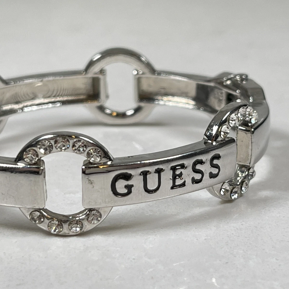 Guess bangle silver top