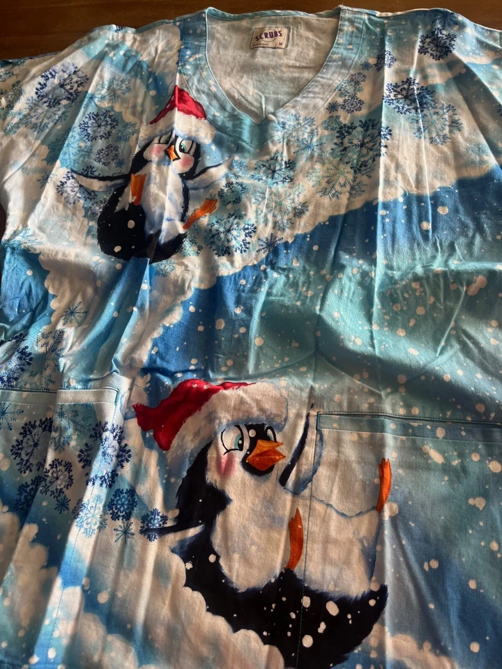 NEW S.C.R.U.B.S. Scrub Top Size Unisex Medium Christmas Holiday Snow Penguins - Image 2 of 4