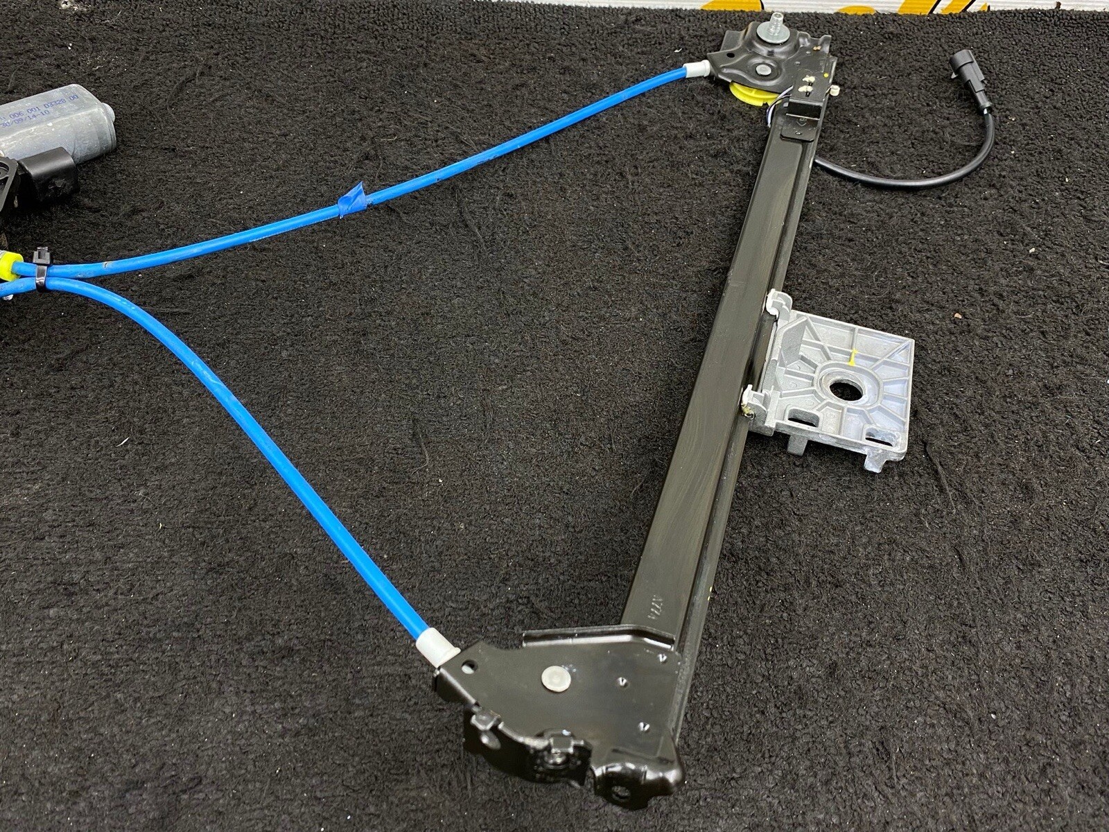 2015 Maserati GranTurismo MC Right Passenger Side Door Window Motor Regulator