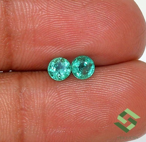 Par de piedras preciosas sueltas facetadas de corte redondo esmeralda natural certificada de 4,50 mm 0,66 CTS - Imagen 2 de 8