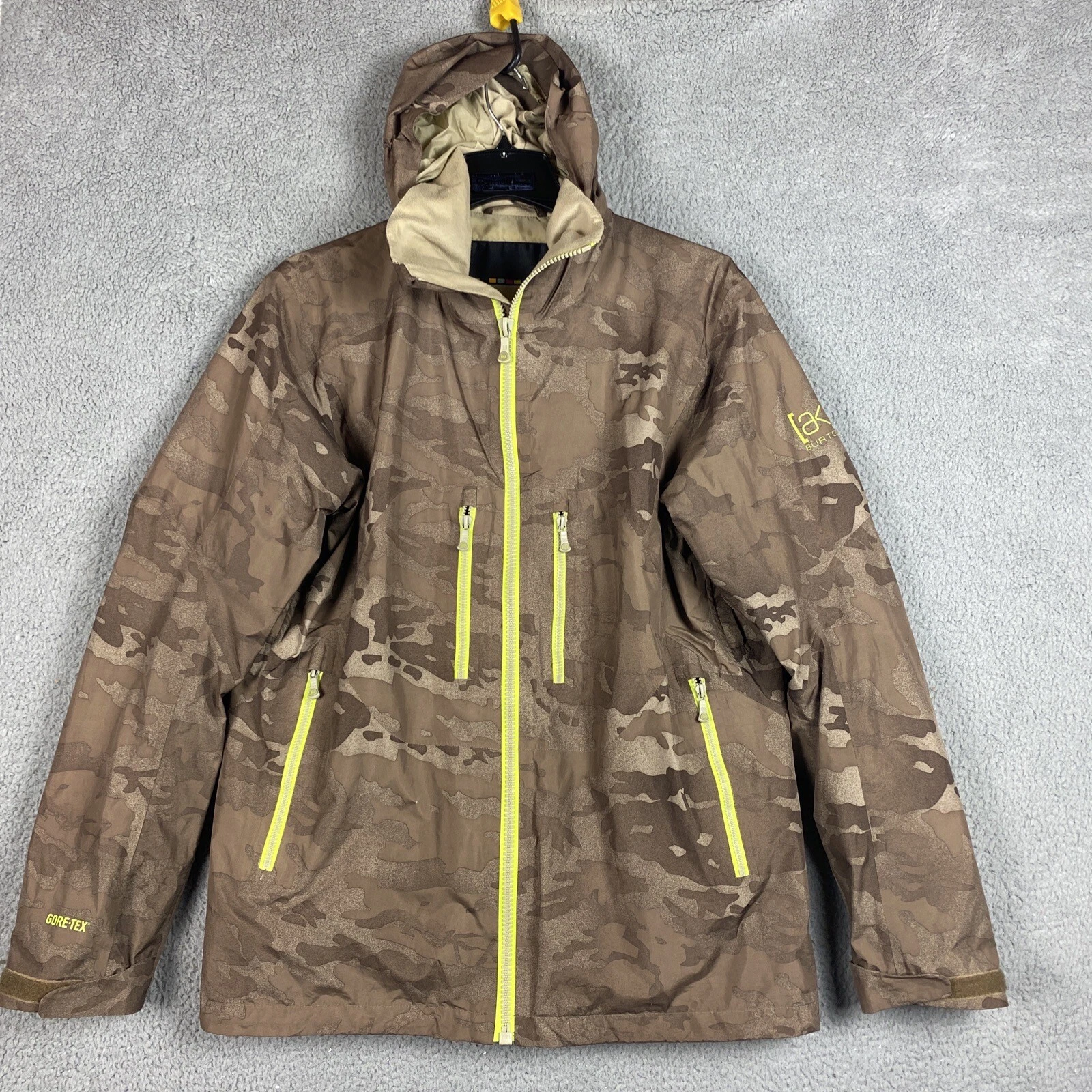 burton gore-tex 2l stagger camo snowboard hoodie