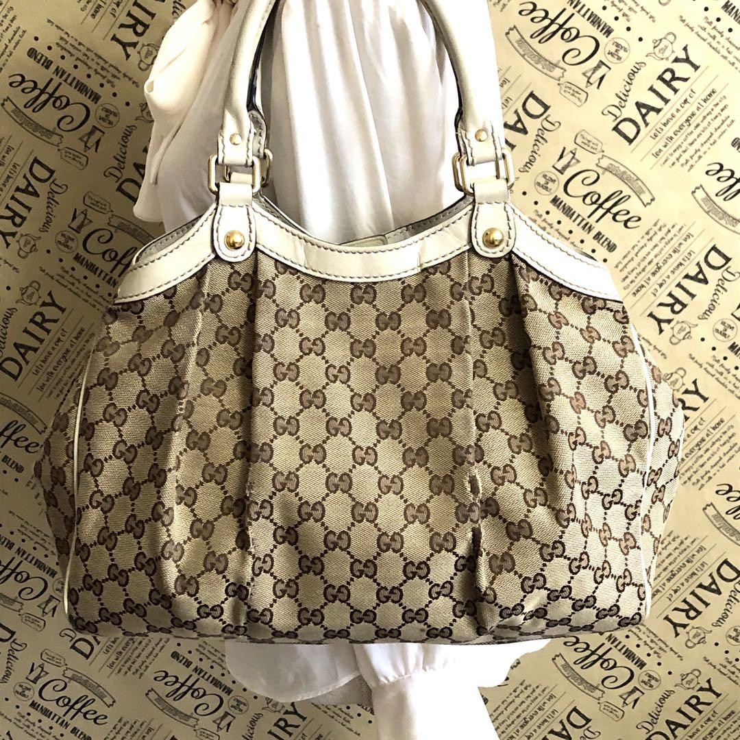 Authentic Gucci GG Canvas Shoulder Bag in Beige G0402231