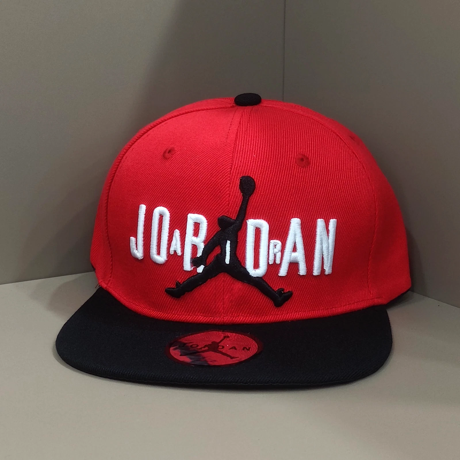 Jordan Outdoor Black Label Embroidered Letter Red Black Block Color Flat Cap
Opens in a new window o