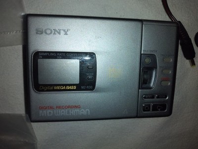 Sony Portable Minidisc Recorder MZ-R30 MD Walkman mit Netzteil & Disc