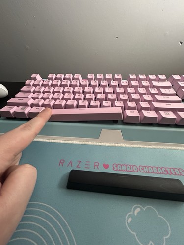 Razer x Sanrio Hello Kitty Keyboard, Mouse, & Mousepad Bundle - 第 3/10 張圖片