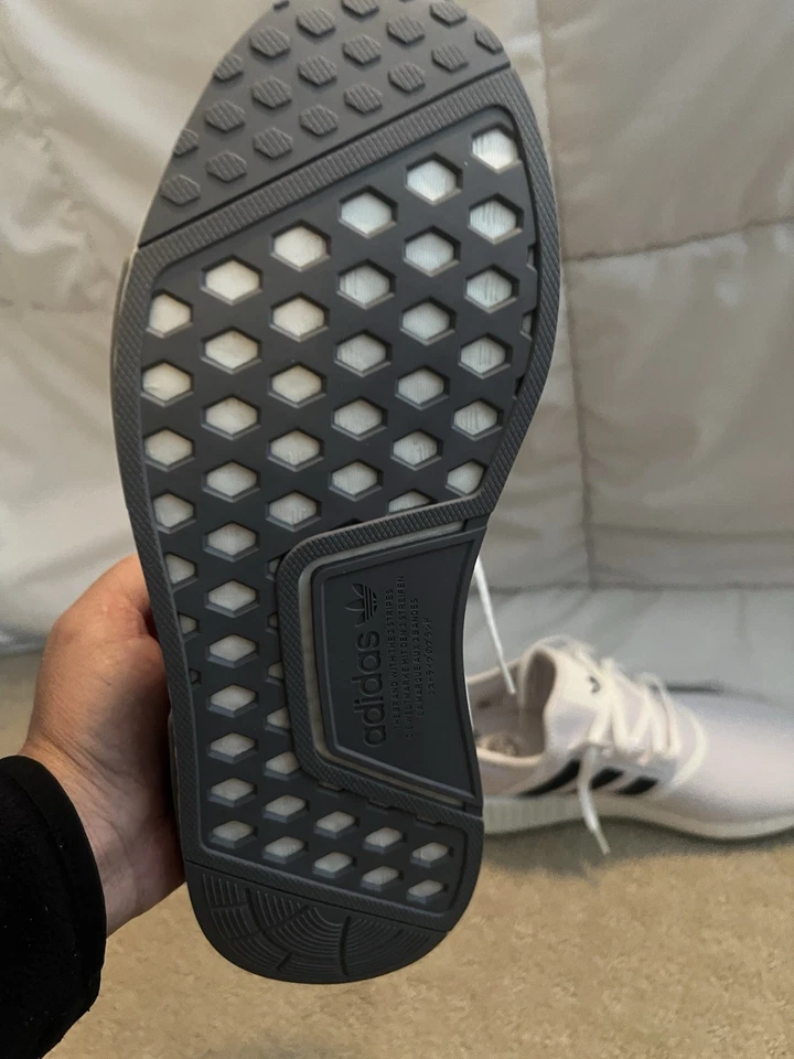 Adidas NMD_R1 Primeblue Blanco Negro Gris Foto 3 de 4