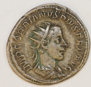 138 to 161 Antoninus Pius Silver Denarius ROMA AETERNAE Very Fine Condition