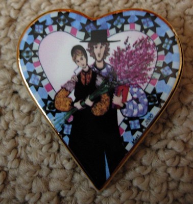 P.BUCKLEY MOSS SOCIETY MEMBERS ONLY PIN-2000-STARS OF LOVE - NIB-Heart Shape