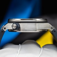 Audemars Piguet Royal Oak Offshore Diver Blue/Yellow 42mm 15710ST.OO.A027CA.01 8