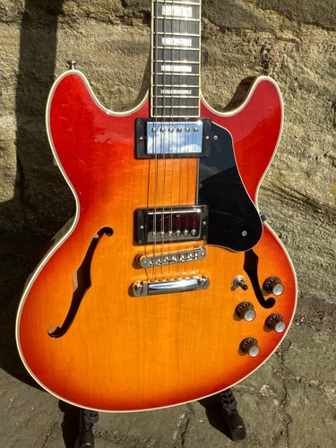 Gibson Midtown Custom 2012, Cherry Sunburst.