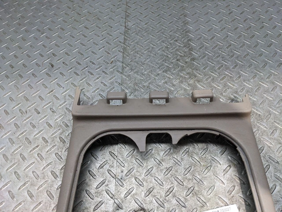 2003-2006 CHEVROLET SUBURBAN 1500 CONSOLE CUP HOLDER BEZEL OEM 1161471 - Image 3 of 4