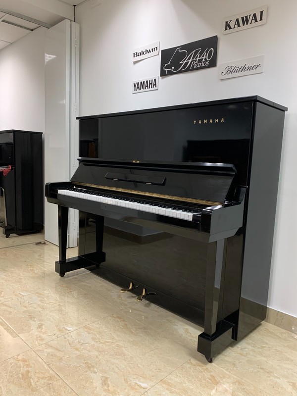 Yamaha U3 52" Upright – Powerful Tone – Black Polished